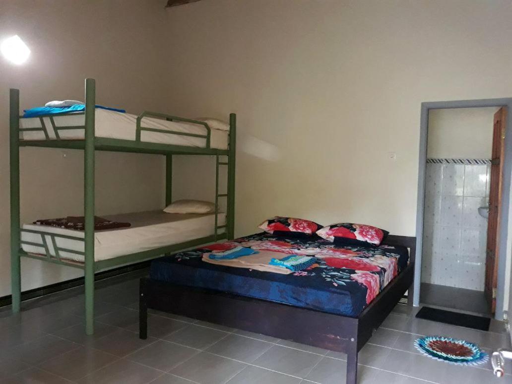 Pasanggaran Red Island Bungalows חדר תמונה