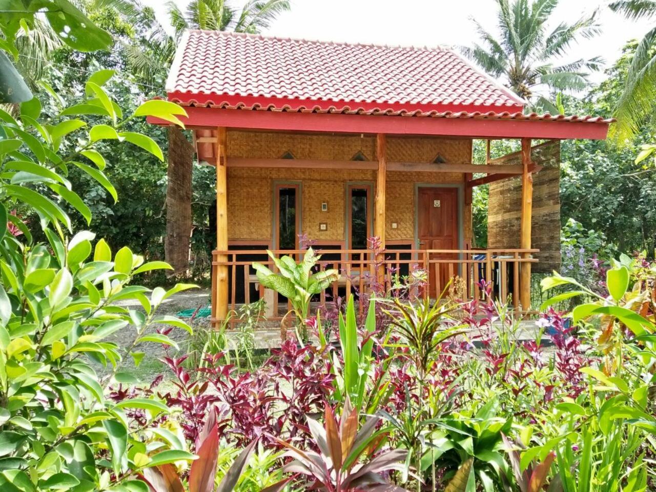 Pasanggaran Red Island Bungalows חדר תמונה